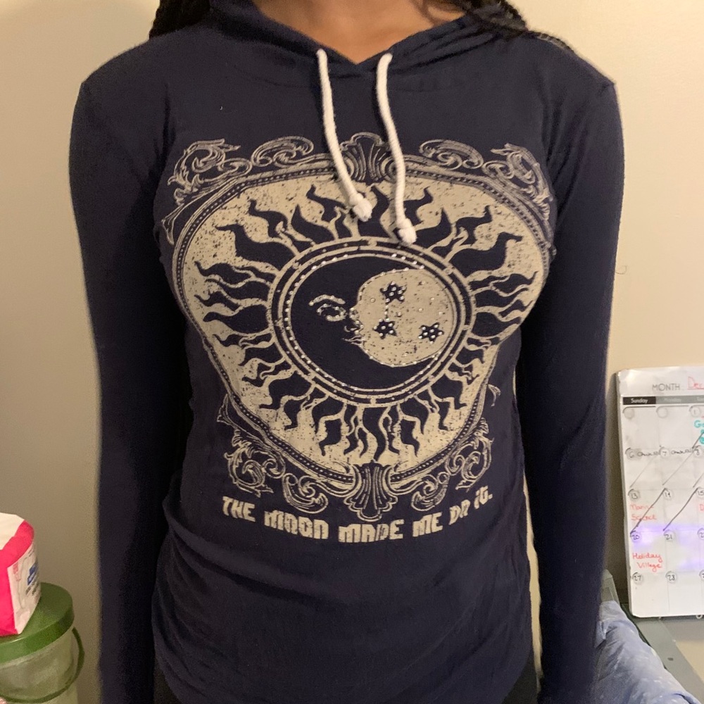 Navy blue long sleeve graphic Tee